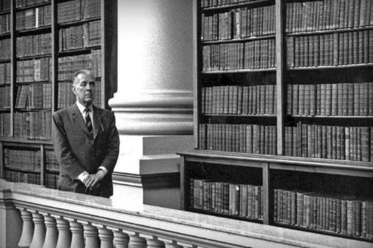 family,-inspiration-and-intimacy:-borges-love-for-english