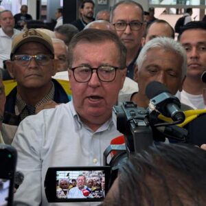 cesar-perez-vivas-regresa-a-venezuela-tras-20-meses-en-el-exilio