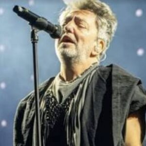 la-brutal-caida-de-adrian-dargelos-en-pleno-show-de-babasonicos