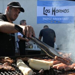 hinchas-argentinos-despliegan-‘asado’-para-desafiar-la-corona-de-barbacoa-de-kansas-city