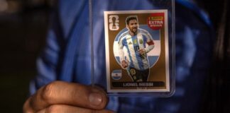 La manía de las pegatinas del Mundial de Messi estimula el mercado negro en Argentina la-mania-de-las-pegatinas-del-mundial-de-messi-estimula-el-mercado-negro-en-argentina