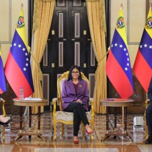 repsol-firma-un-acuerdo-con-venezuela-para-explorar-una-nueva-zona-petrolifera-en-el-pais