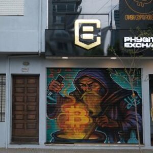 el-jefe-de-gabinete-de-mileis-afirma-ser-el-criptoinversor-que-nadie-conocia