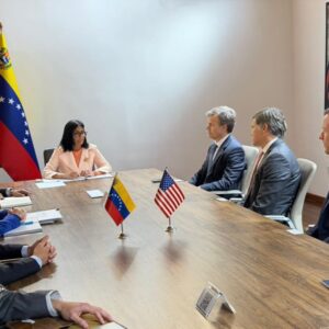 funcionarios-de-la-casa-blanca-se-reunen-con-el-interinato-para-impulsar-la-recuperacion-economica