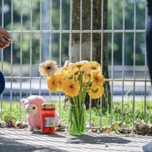 se-olvido-a-su-beba-en-el-auto,-se-fue-a-trabajar-y-cuando-volvio-la-encontro-muerta