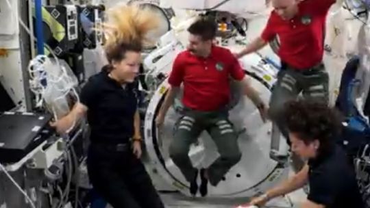 mundial-2026:-la-nasa-probo-la-pelota-del-campeonato-en-la-estacion-espacial-internacional