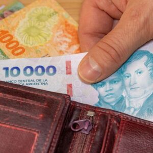 los-salarios-registrados-cortaron-en-abril-una-racha-de-siete-caidas,-pero-siguen-casi-4%-real-debajo-de-septiembre