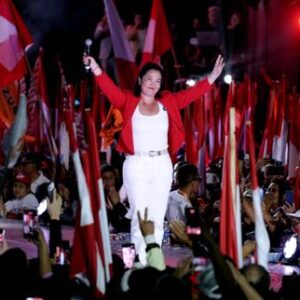 au-perou,-el-riesgo-de-una-crisis-politica-despues-de-la-victoria-en-presencia-de-la-candidata-de-la-derecha-autoritaria,-keiko-fujimori,-a-la-presidencia