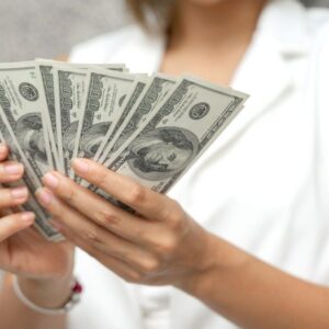 la-compra-de-dolar-ahorro-cedio-en-mayo,-pero-se-mantuvo-arriba-de-los-u$s2.000-millones-por-sexto-mes-seguido