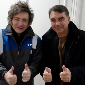 milei-skips-mercosur-leaders-summit,-stays-in-argentina-for-santillis-appointment
