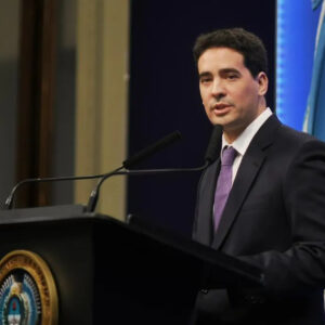 spokesman-adrian-ravier-turns-the-page-on-adorni-scandal-in-first-press-conference