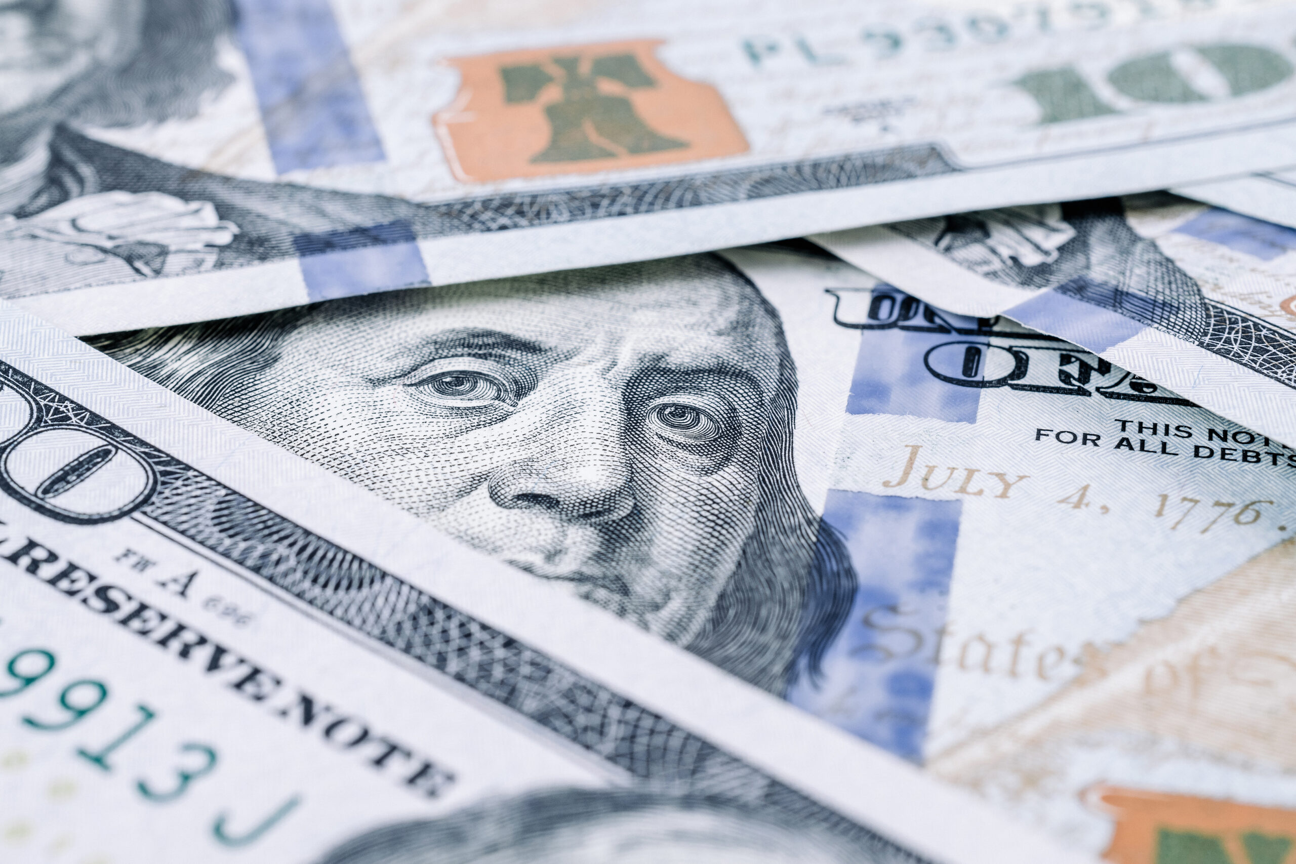 argentinas-favorite-obsession-wakes-up:-the-dollar-jumps-more-than-5%-in-june