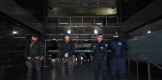 Enfermera dice que psiquiatra restó importancia a la crisis de Maradona durante la hospitalización domiciliaria enfermera-dice-que-psiquiatra-resto-importancia-a-la-crisis-de-maradona-durante-la-hospitalizacion-domiciliaria