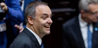Argentinos critican a Milei por su manejo de la crisis del jefe de gabinete argentinos-critican-a-milei-por-su-manejo-de-la-crisis-del-jefe-de-gabinete