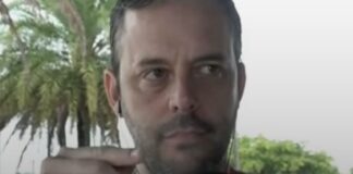 El impactante momento en que cayó un rayo al lado de un notero argentino en pleno vivo desde el Mundial el-impactante-momento-en-que-cayo-un-rayo-al-lado-de-un-notero-argentino-en-pleno-vivo-desde-el-mundial