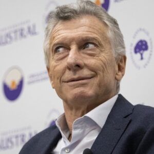 mauricio-macri-a-los-besos-en-palermo:-todo-muy-lindo