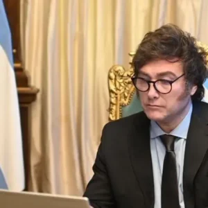 escala-minima-viable:-las-claves-del-paper-con-el-que-javier-milei-y-demian-reidel-buscan-dar-sustento-teorico-a-la-desregulacion