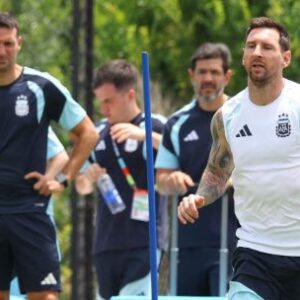 scaloni-sobre-los-penaltis-de-messi,-las-polemicas-del-var-y-el-choque-con-suiza