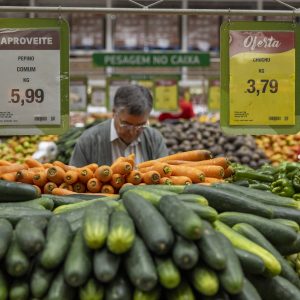 los-economistas-reducen-la-prevision-para-la-inflacion-este-ano,-pero-sobem-para-2027-y-2028