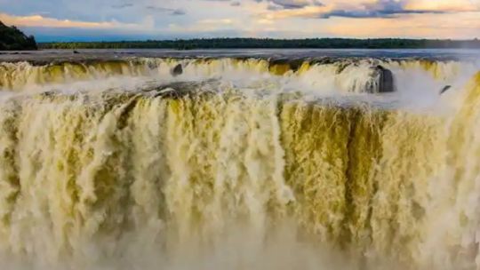 la-garganta-del-diablo-reabre-sus-puertas-tras-la-impactante-crecida-del-rio-iguazu