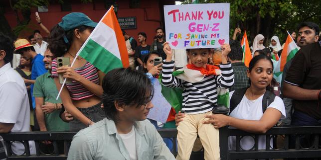 en-india,-la-movilizacion-de-los-cafards,-el-movimiento-de-contestacion-de-la-juventud,-fragilizan-a-narendra-modi