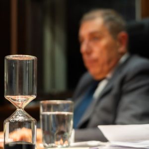inversiones-de-las-afap-en-el-exterior:-oddone-reaviva-un-viejo-debate-que-le-trajo-dolores-de-cabeza-al-gobierno-de-lacalle-pou-y-divide-al-frente-amplio