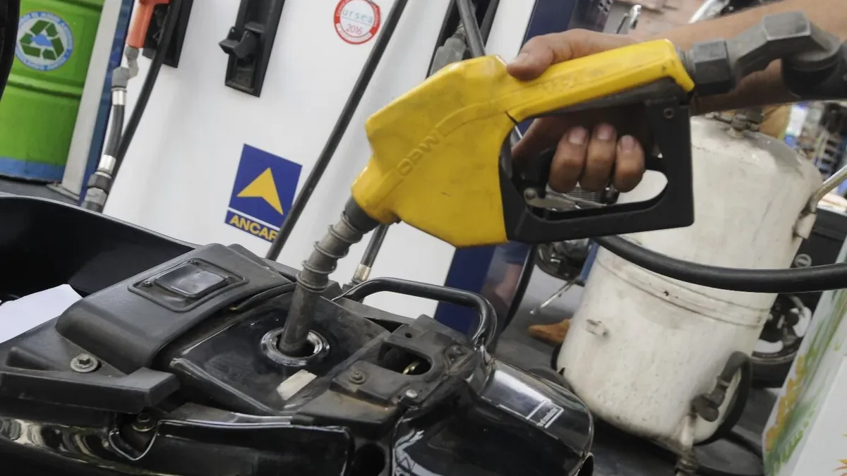nafta-y-gasoil-para-agosto:-el-fin-de-la-tregua-en-medio-oriente-vuelve-a-poner-presion-sobre-los-combustibles