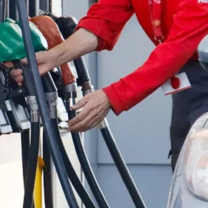 preocupa-precio:-economistas-preven-alza-gradual-en-las-bencinas