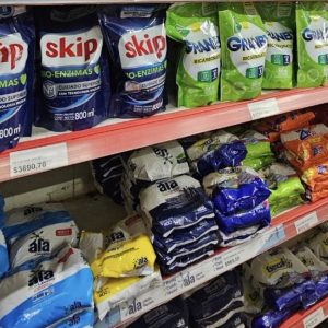 la-anmat-prohibio-dos-marcas-populares-de-articulos-de-limpieza:-cuales-son-los-productos-afectados
