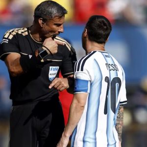 el-arbitro-slavko-vincic-tomo-una-sorpresiva-decision-solo-una-semana-de-haber-dirigido-la-final-del-mundial.