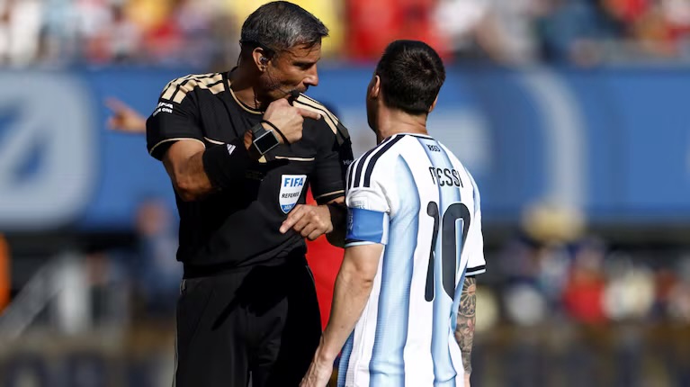 el-arbitro-slavko-vincic-tomo-una-sorpresiva-decision-solo-una-semana-de-haber-dirigido-la-final-del-mundial.