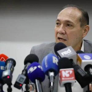 mintrabajo-pide-implementar-trabajo-en-casa-para-reducir-la-demanda-energetica-nacional-durante-el-mantenimiento-de-la-planta-de-regasificacion-de-cartagena