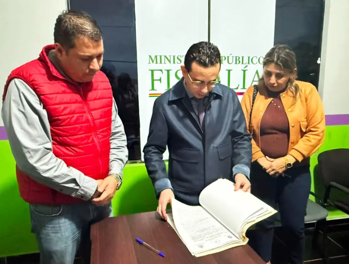 fiscal-de-santa-cruz-inspeccionando-el-asiento-fiscal-de-cotoca-para-agilizar-las-causas