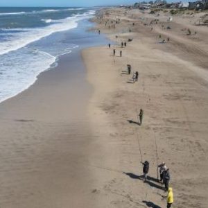 instalan-cargadores-electricos-de-auto-en-los-hoteles-de-pinamar-y-carilo