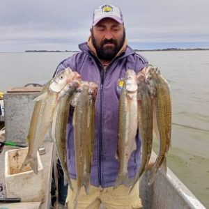 3-lagunas-para-cerrar-julio-pescando-pejerreyes-desde-el-bote