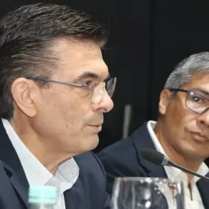 analistas:-paz-y-ministro-desahucian-el-50/50