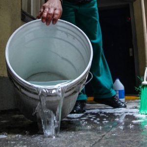 adentro-de-un-balde:-investiga-la-muerte-de-una-beba-de-un-ano-en-mar-de-ajo