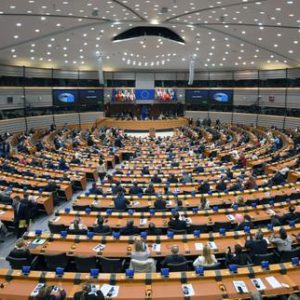 la-nominacion-del-frances-philippe-musquar-a-la-cabeza-del-gendarme-de-los-partidos-politicos-europeos-averguenza-a-paris