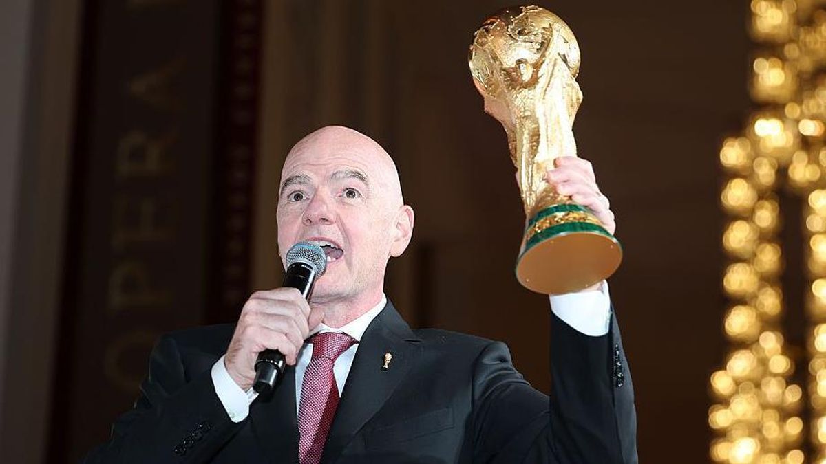 camino-al-mundial-2030-con-64-selecciones:-los-mensajes-de-infantino,-de-dominguez-y-las-ventajas-que-traera-para-uruguay