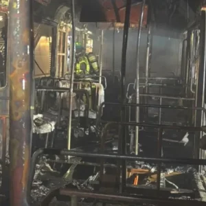 una-vez-lesionados,-incluyendo-un-lactante,-por-incendio-en-metro-de-santiago