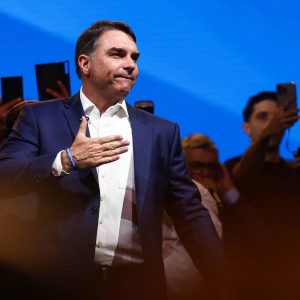 la-policia-federal-cancela-el-arresto-de-flavio-bolsonaro-en-la-investigacion-de-calunias-contra-lula