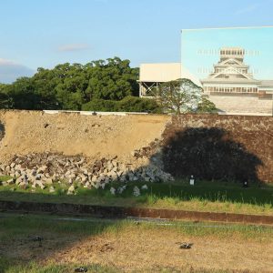 terremoto-no-japao-faz-desabar-muralha-de-castelo-construido-hace-mas-de-400-anos;-veja-video