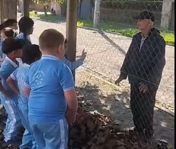 (video).-¡el-espejo-mas-querido-fue-homenajeado-por-exalumnos!