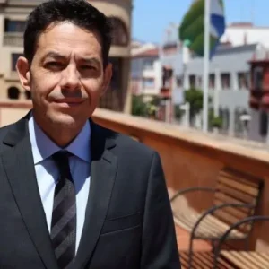 julia-exige-evaluar-la-salida-del-ministro-campos-tras-polemicos-dichos