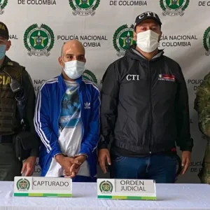un-hombre-fue-condenado-a-mas-de-44-anos-de-carcel-por-el-asesinato-de-su-expareja-y-de-un-hijo-en-itagui,-antioquia.
