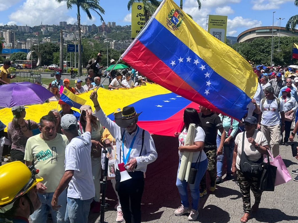 coalicion-sindical-se-planta-frente-al-cne-y-exige-elecciones-inmediatas