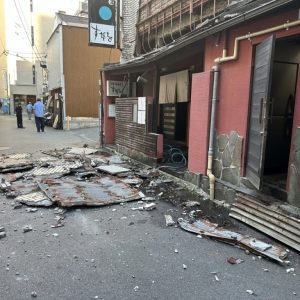 al-menos-un-muerto,-decenas-de-heridos-y-atrapados-en-japon-tras-terremoto-de-magnitud-7,1