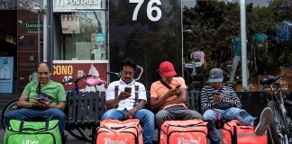 Un repartidor necesita completar casi 150 entregas al mes para no ser pobre y más de 450 para sostener un hogar un-repartidor-necesita-completar-casi-150-entregas-al-mes-para-no-ser-pobre-y-mas-de-450-para-sostener-un-hogar