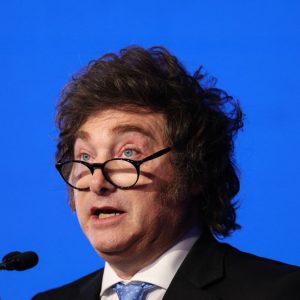 frente-amplio-tildo-de-“inaceptables”-los-insultos-de-javier-milei-a-lula-da-silva:-“viajo-a-brasil-para-intervenir-en-la-campana-electoral”