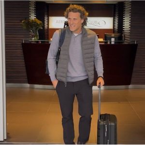 diego-forlan-llego-a-montevideo-tras-su-viaje-al-mundial-2026,-y-se-delantal-para-asumir-el-desafio-de-la-seleccion-uruguaya-hasta-2027